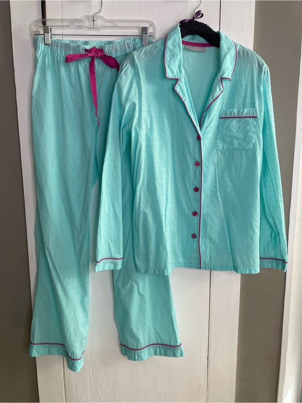 Nordstrom Women’s 100% Cotton Mint Green Two-Piece Pajama Set with Pink Trim Med